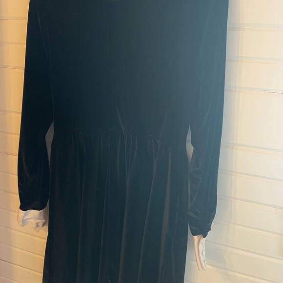 Wednesday Addams Costume Dress - Picture 6 of 10